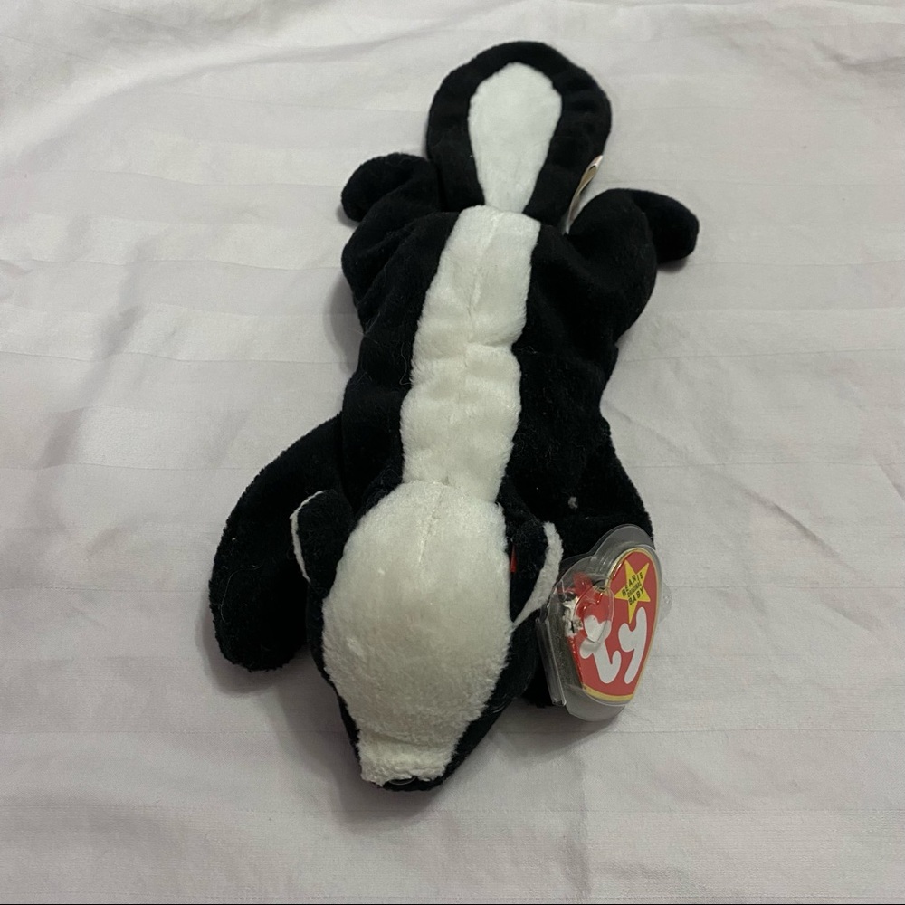 Stinky Ty beanie baby skunk